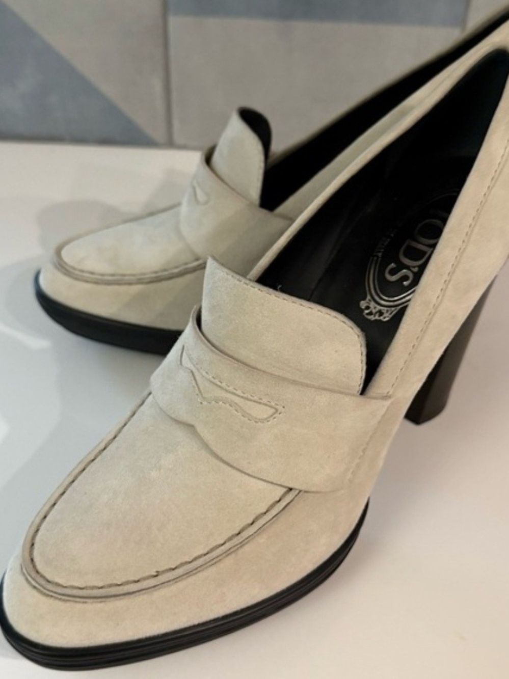 Tod's Cream Suede Penny Loafer Heels Size 39 Fits Like 8.5